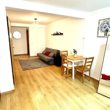 New, Cozy, Flat Лісабон