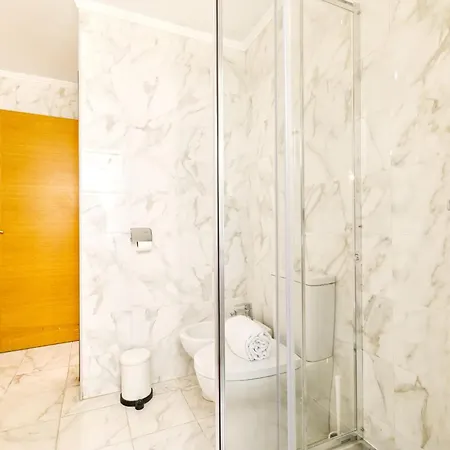 New, Cozy, Flat Apartment Lissabon